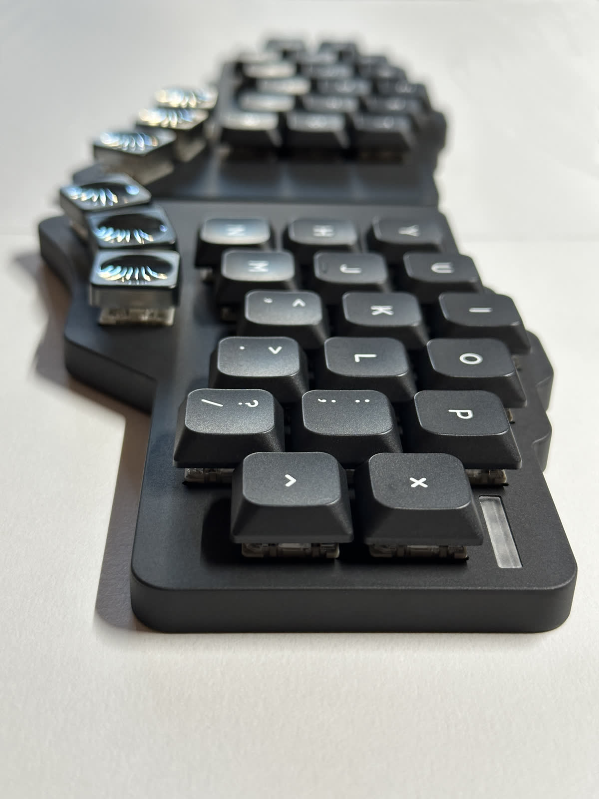 Finished Wolf keyboard and its details