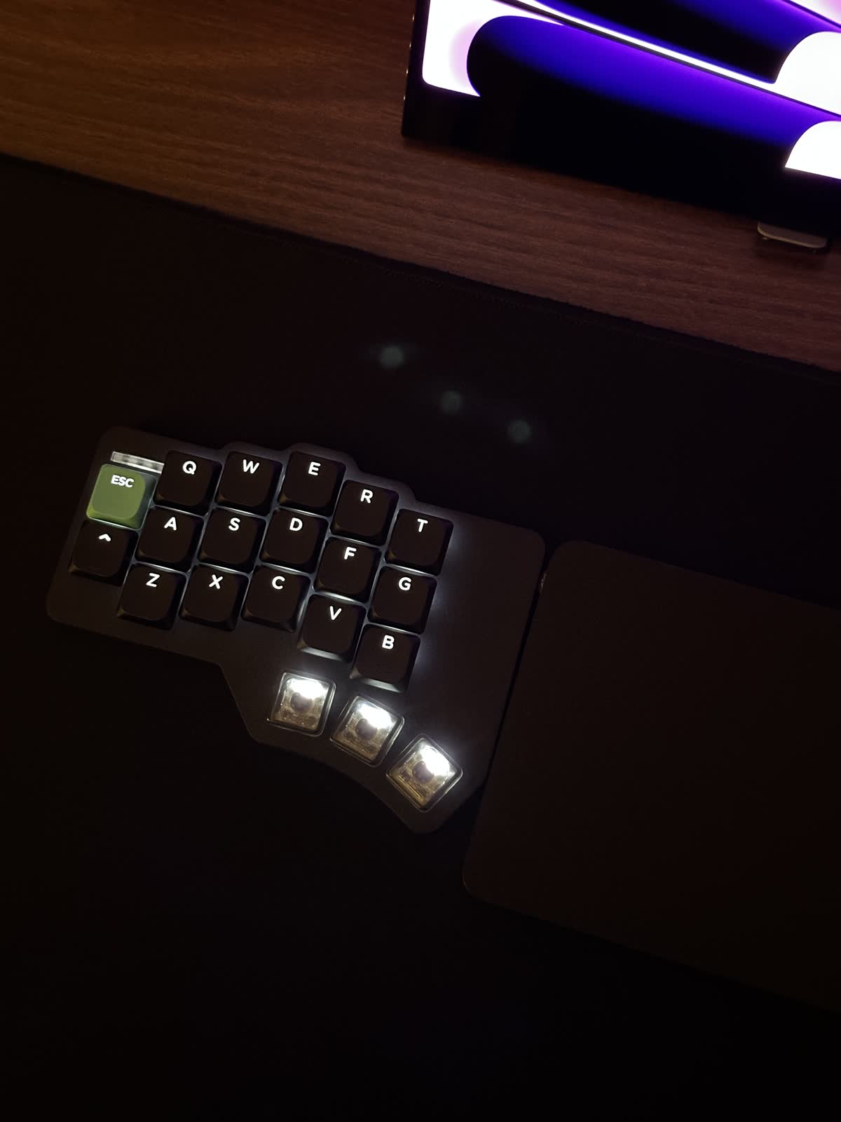 Finished Wolf keyboard and its details